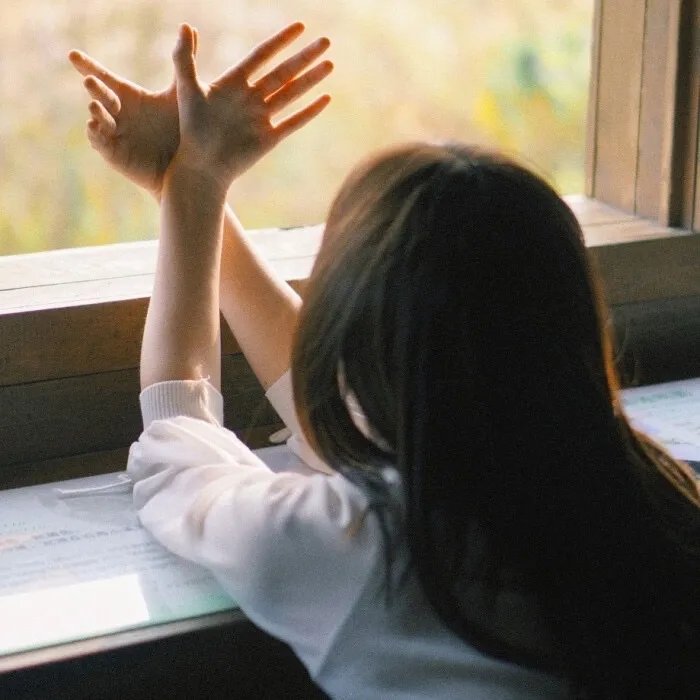 身为悲剧始作俑者的最强邪恶BOSS女王为民竭心尽力